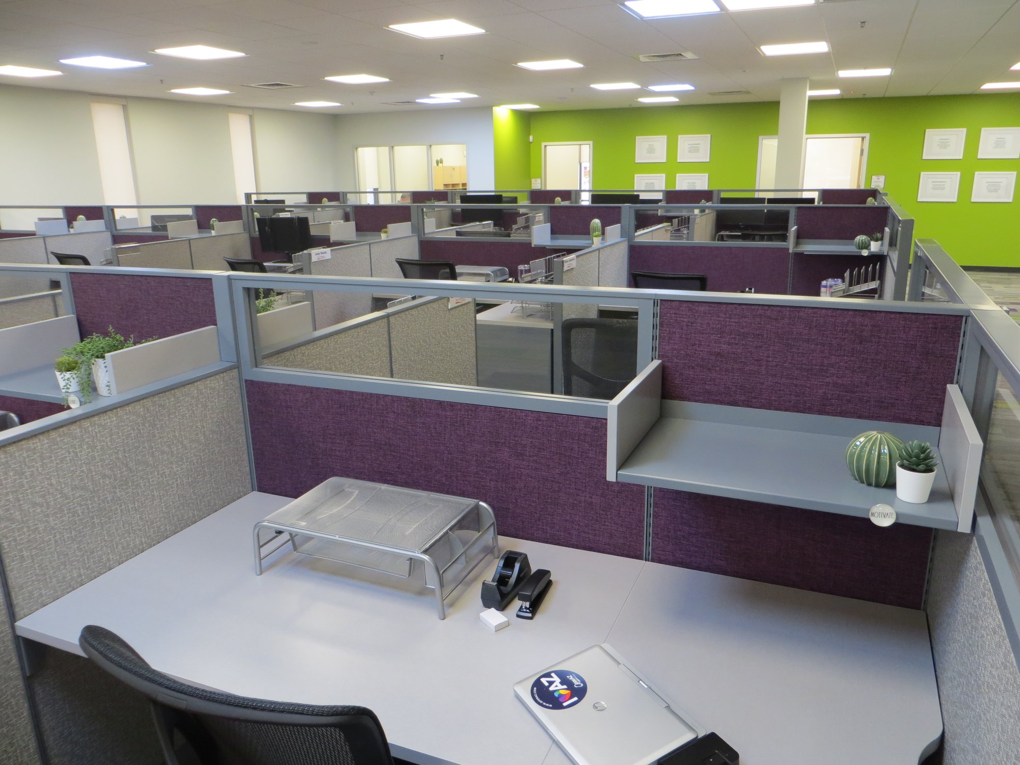 How does office decor affect employee efficiency? - Commercial Interior  Design