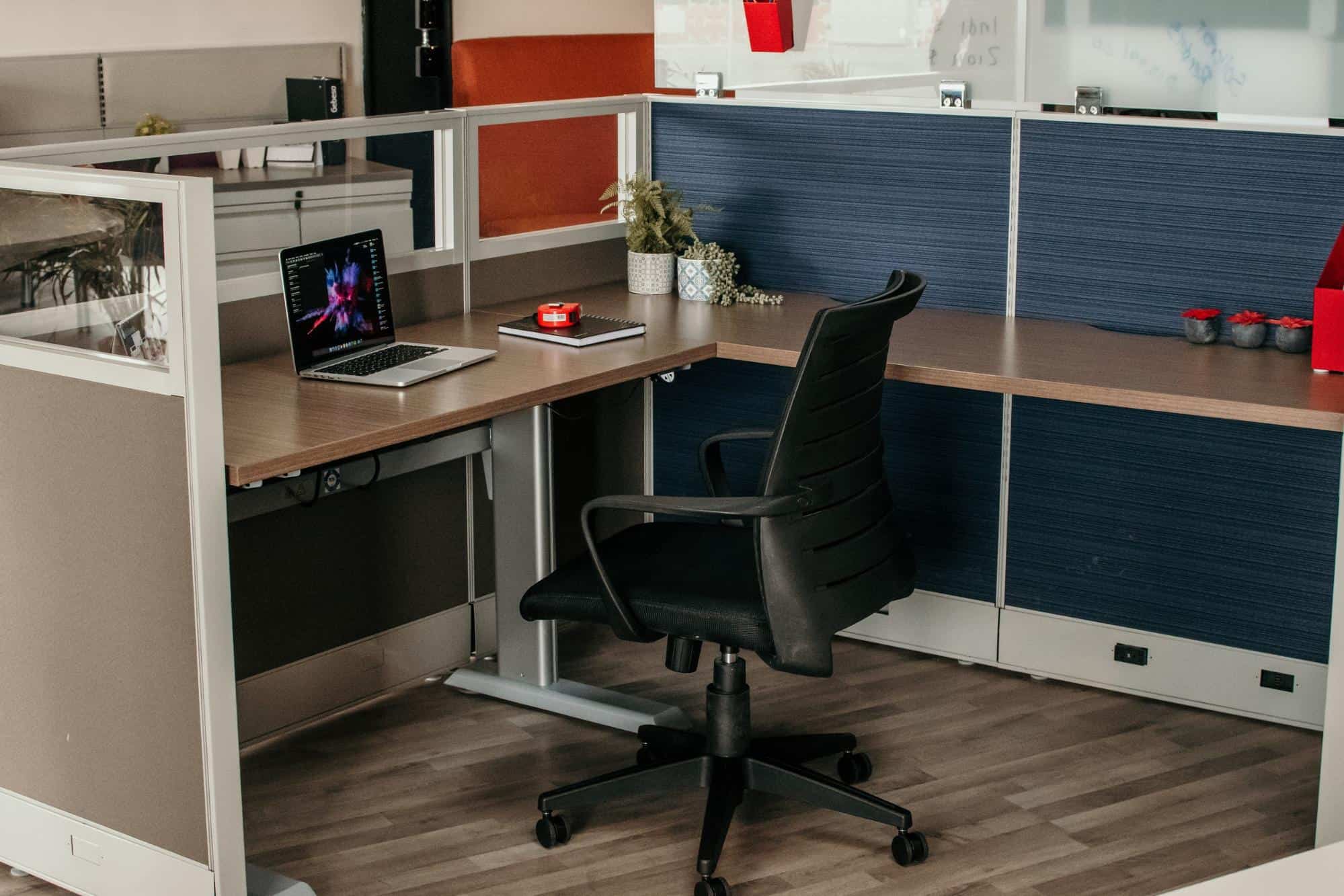 5 muebles de oficina modernos que no te puedes perder