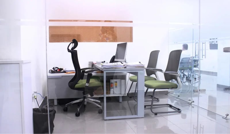 Espacios-de-trabajo-Grupo-SiiCA-mobiliario-ergonómico (1)