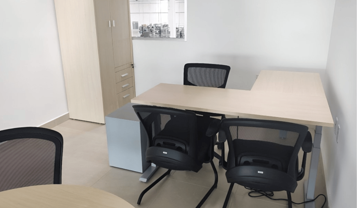 Height-adjustable-desk-offices-in-voss
